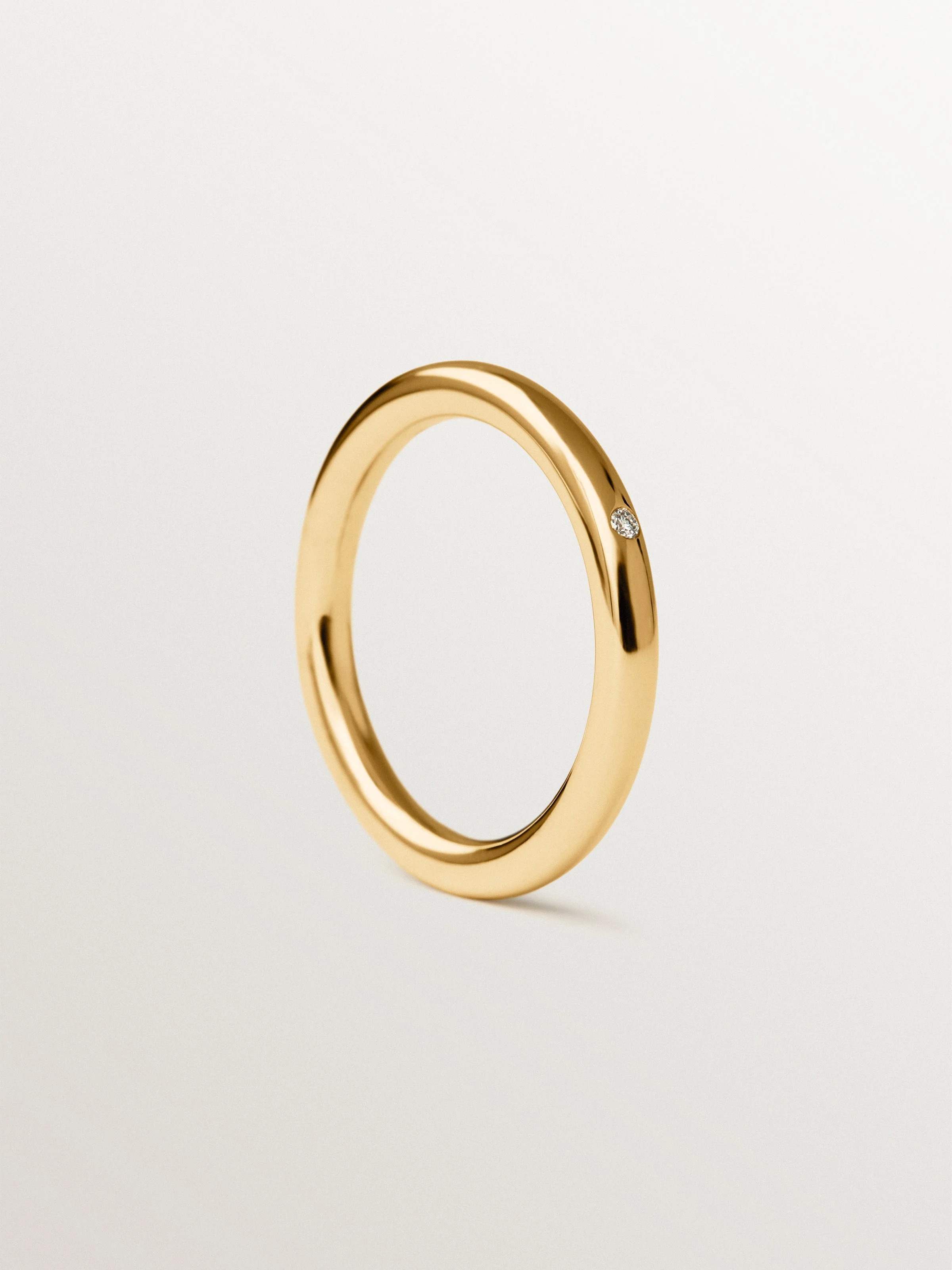 Alianza de oro amarillo de 9K con diamante - Image 5