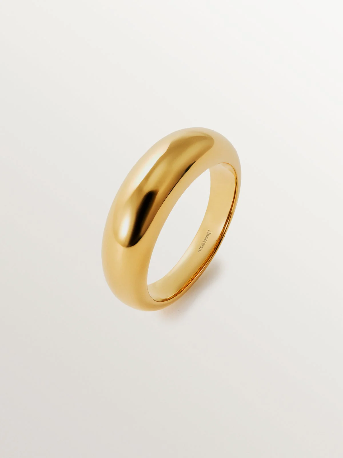 Anillo abombado de plata 925 bañada en oro amarillo de 18K