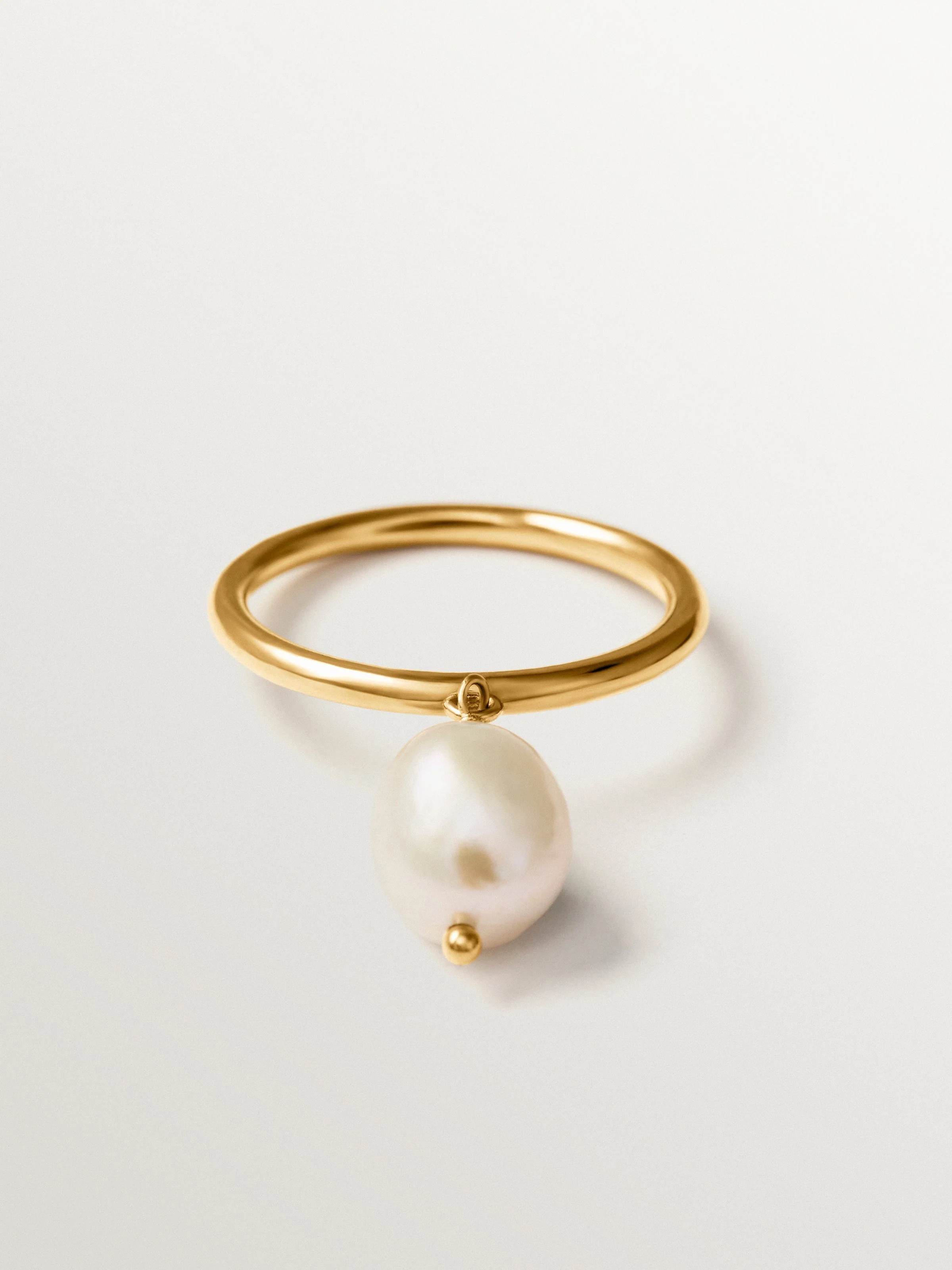 Anillo  con perla colgante de plata 925 bañada en oro de 18K - Image 3