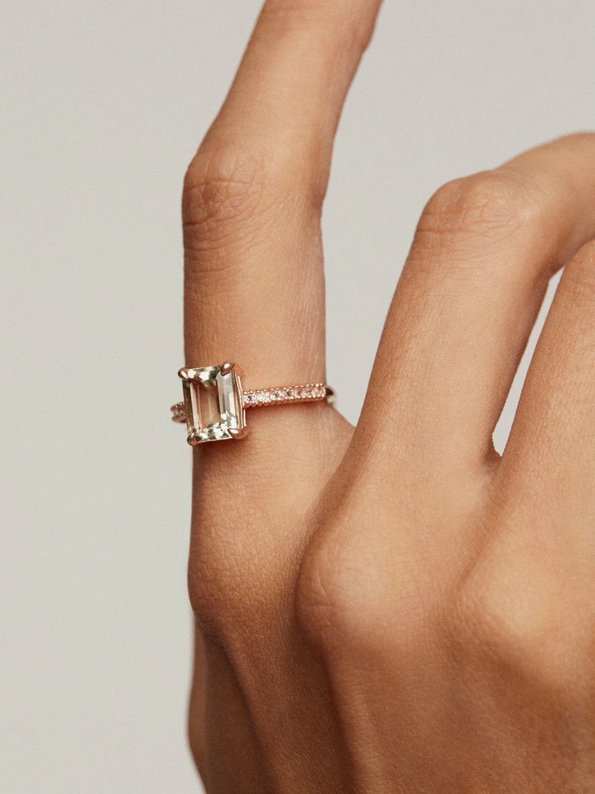 Anillo de plata 925 bañada en oro rosa de 18K con cuarzo verde y topacios blancos - Image 2