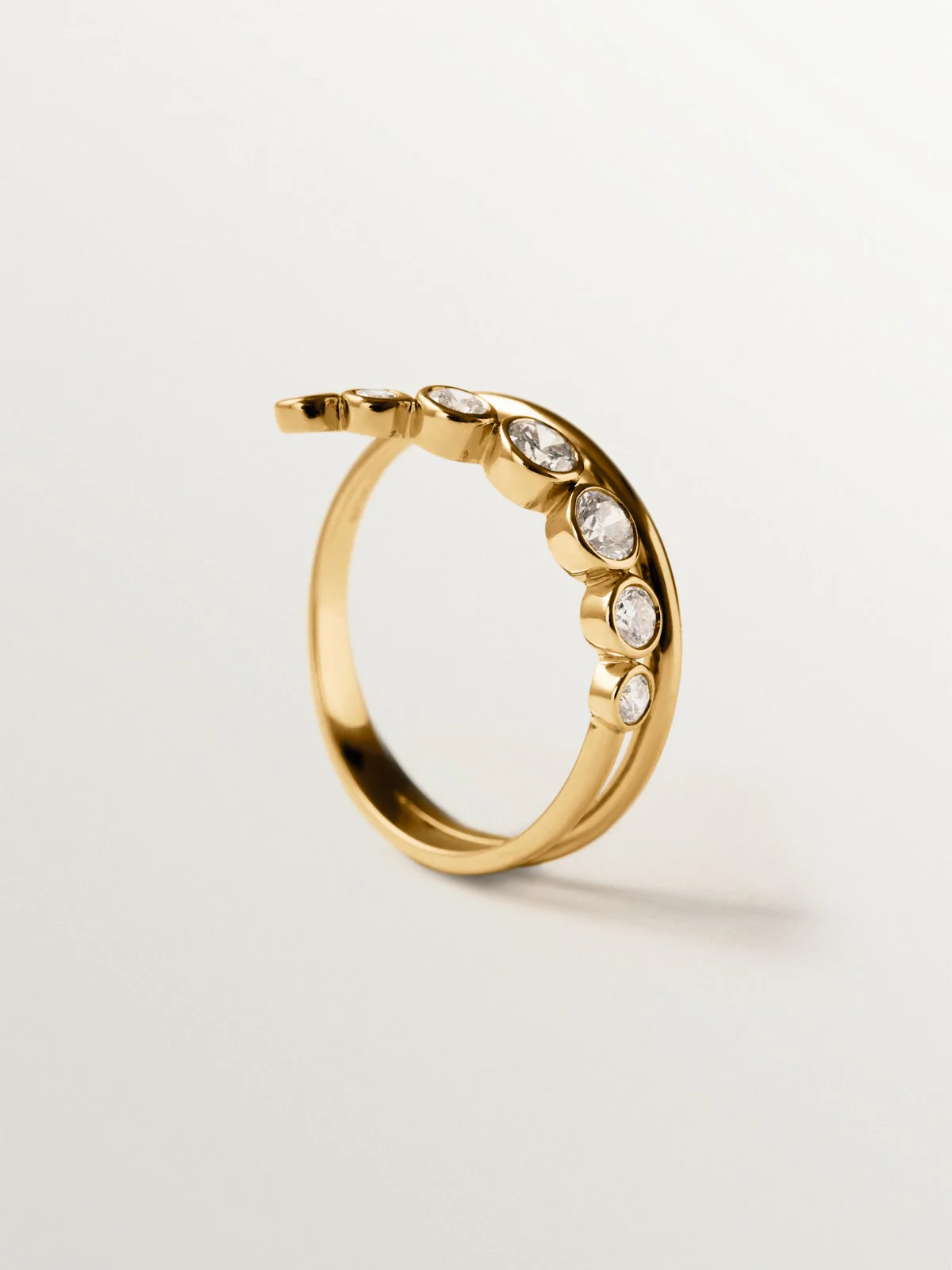 Anillo doble de oro amarillo de 9K con diamantes - Image 5