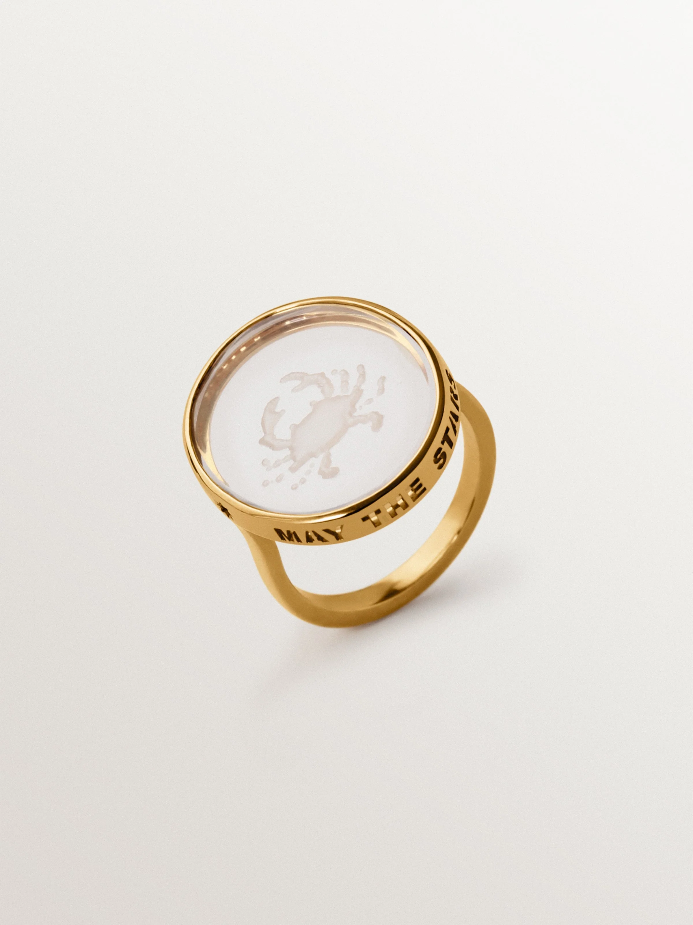 Anillo tipo sello Cáncer de plata 925 bañada en oro amarillo de 18K y cristal de roca
