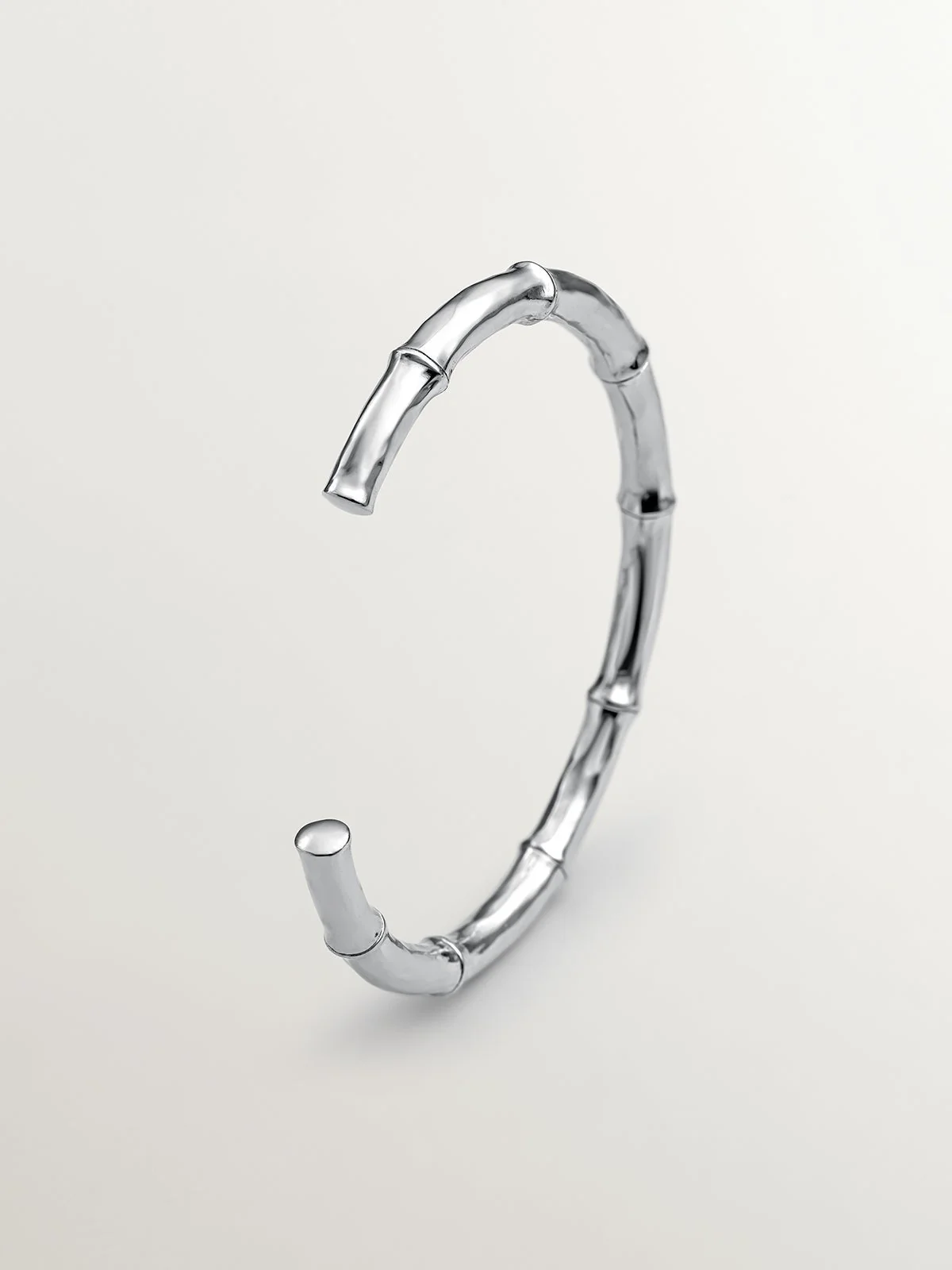 Pulsera tipo brazalete de plata 925 con textura de bambú