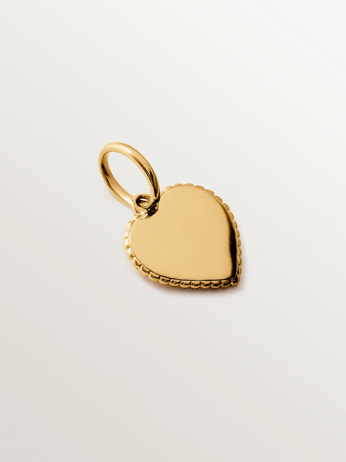 Charm corazón de plata bañada en oro amarillo de 18K - Image 3