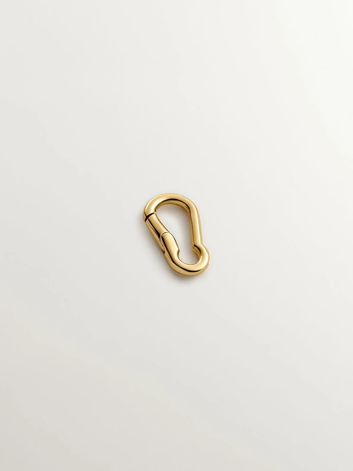 Charm mosquetón de plata 925 bañada en oro amarillo de 18K