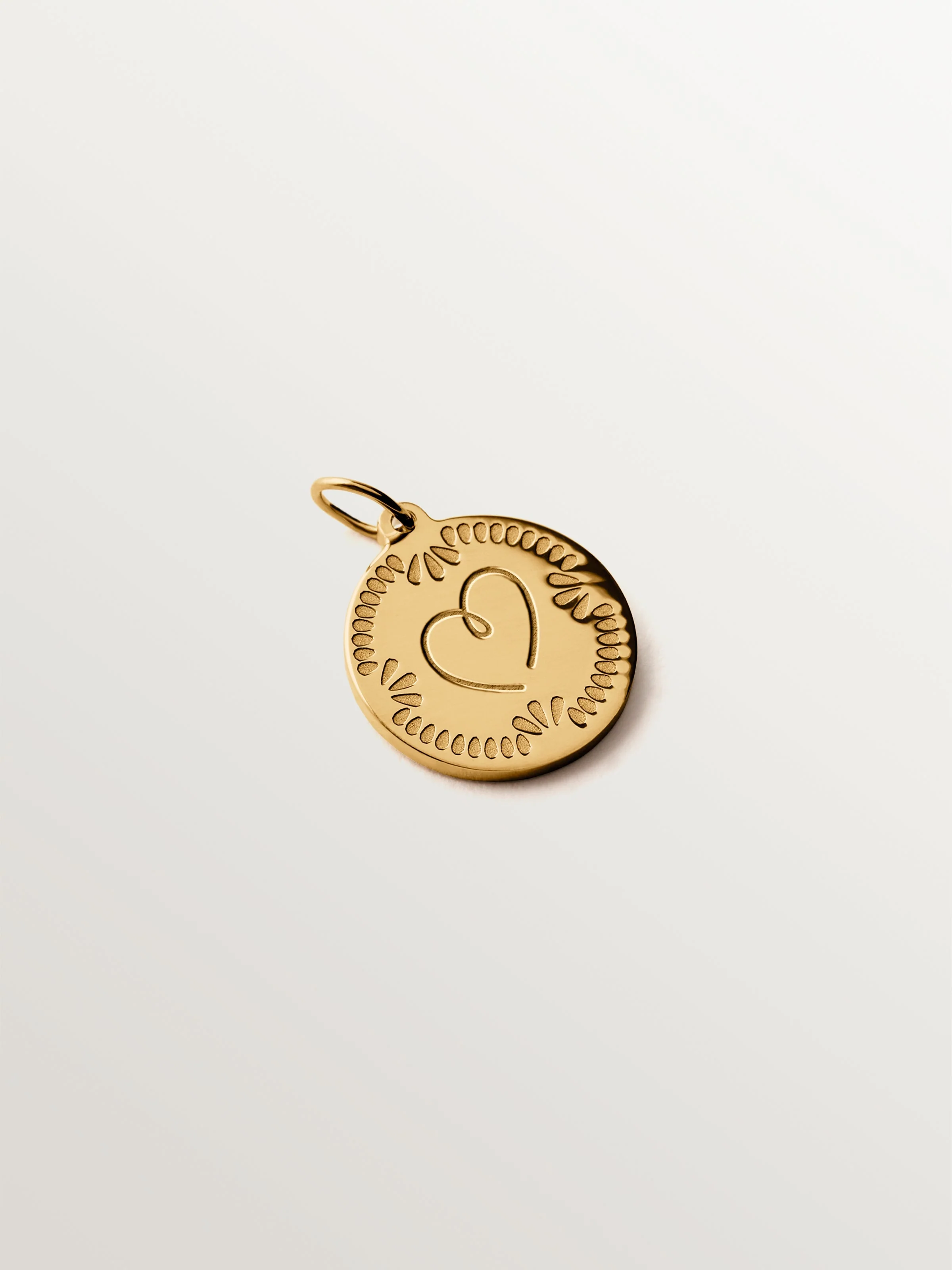 Charm personalizable de plata 925 bañada en oro de 18K - Image 3