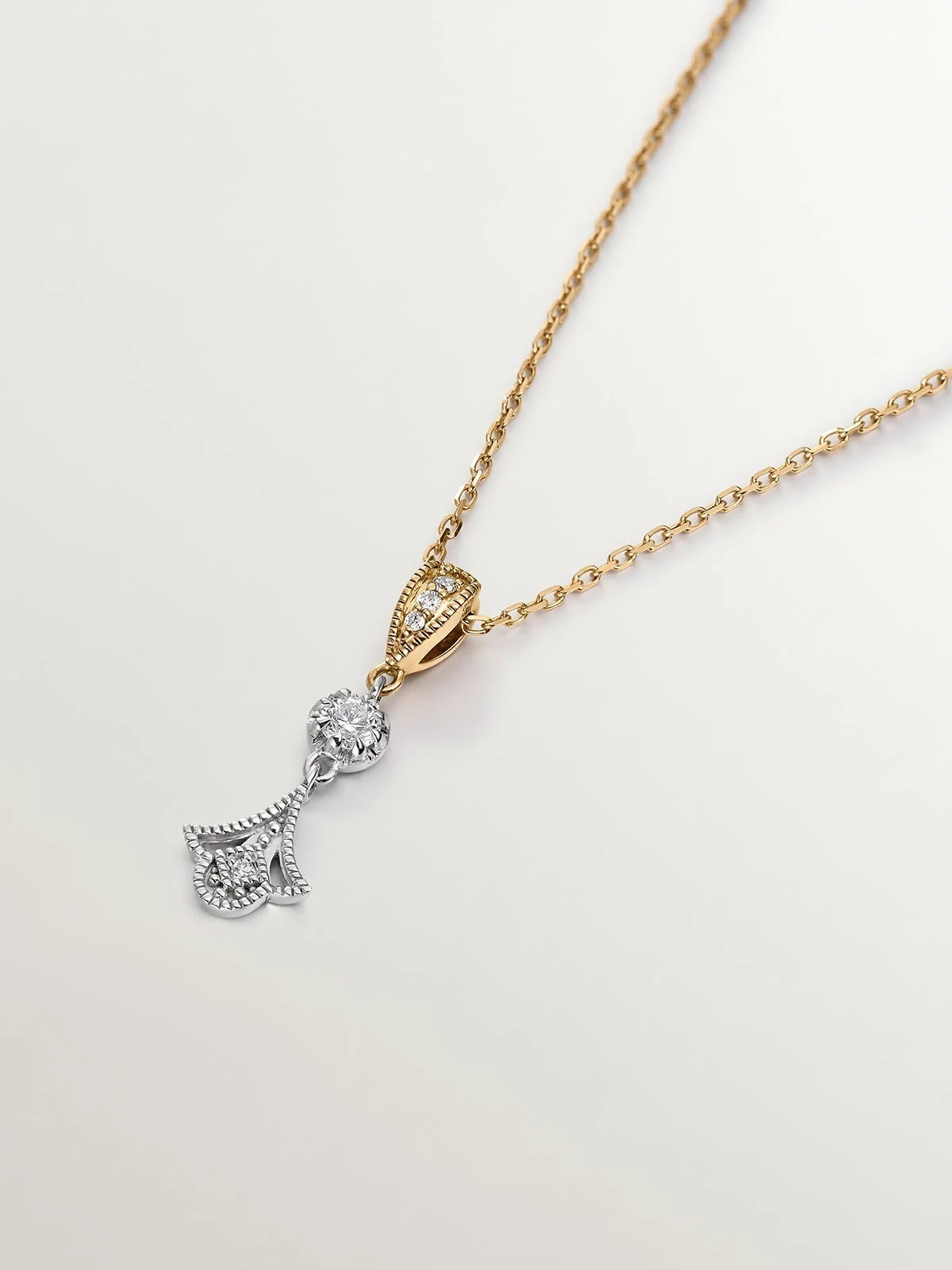 Colgante de oro blanco y amarillo de 18K con diamantes en talla brillante - Image 3