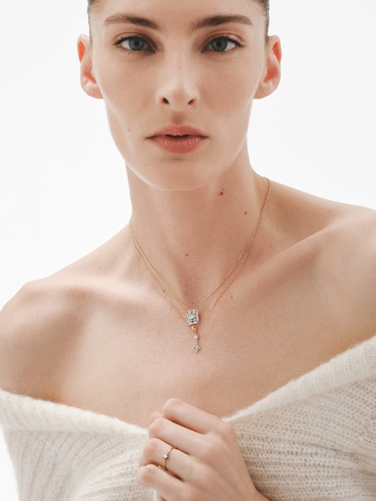 Colgante de oro blanco y amarillo de 18K con diamantes en talla brillante - Image 6