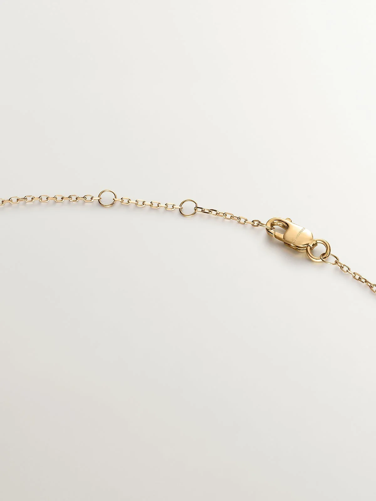 Colgante de oro blanco y amarillo de 18K con diamantes en talla brillante - Image 7