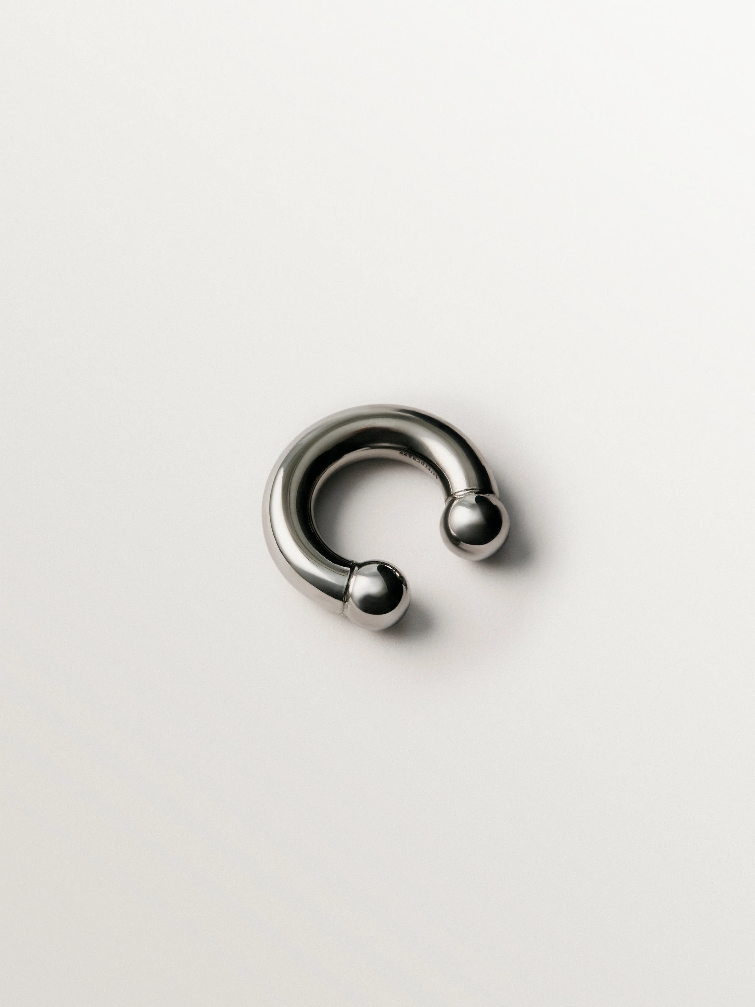 Earcuff grueso de plata 925 con acabado gunmetal - Image 4