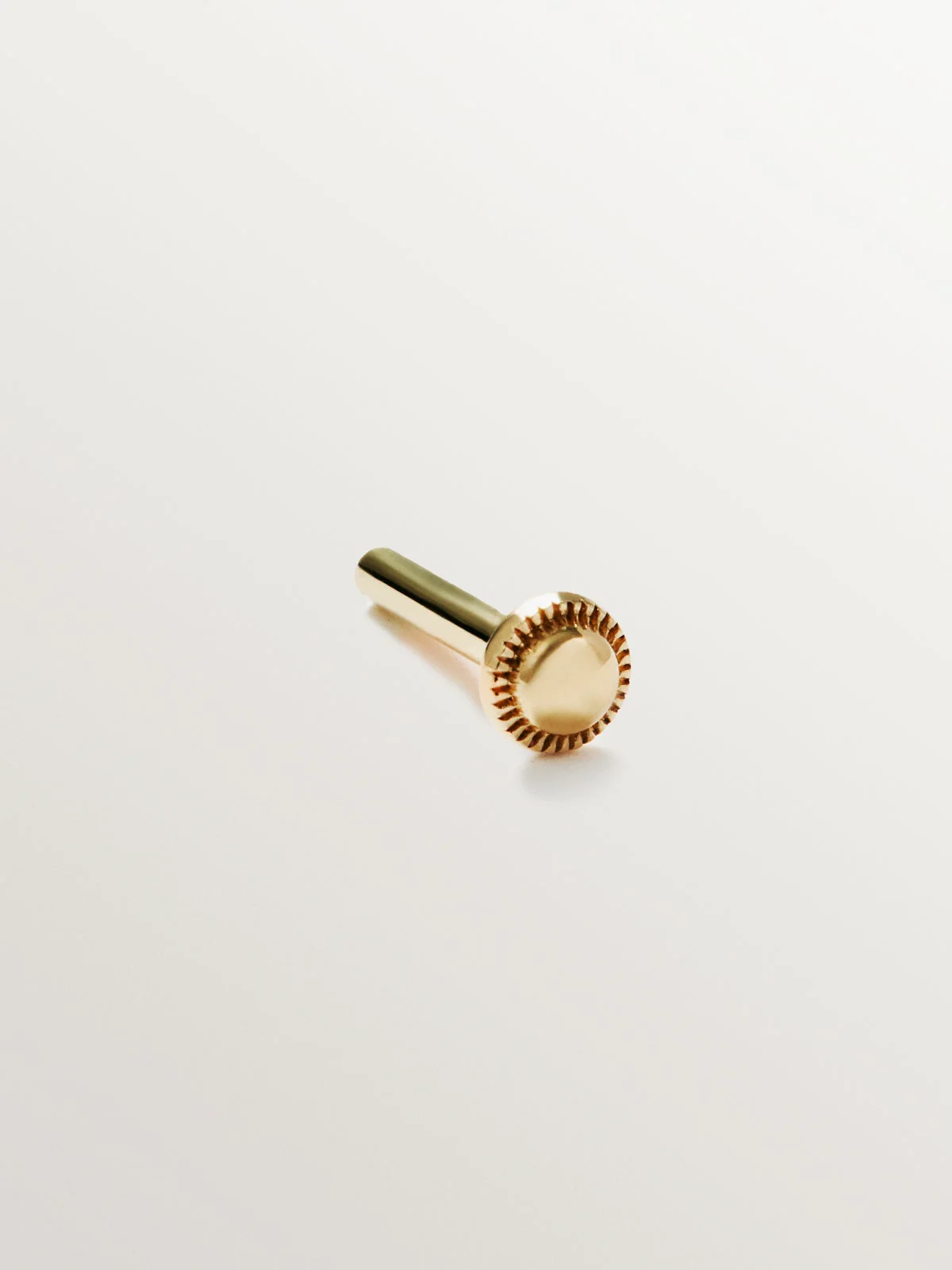 Piercing de oro amarillo de 18K con cuarzos citrinos amarillos, zafiros blancos y esmeraldas verdes - Image 3