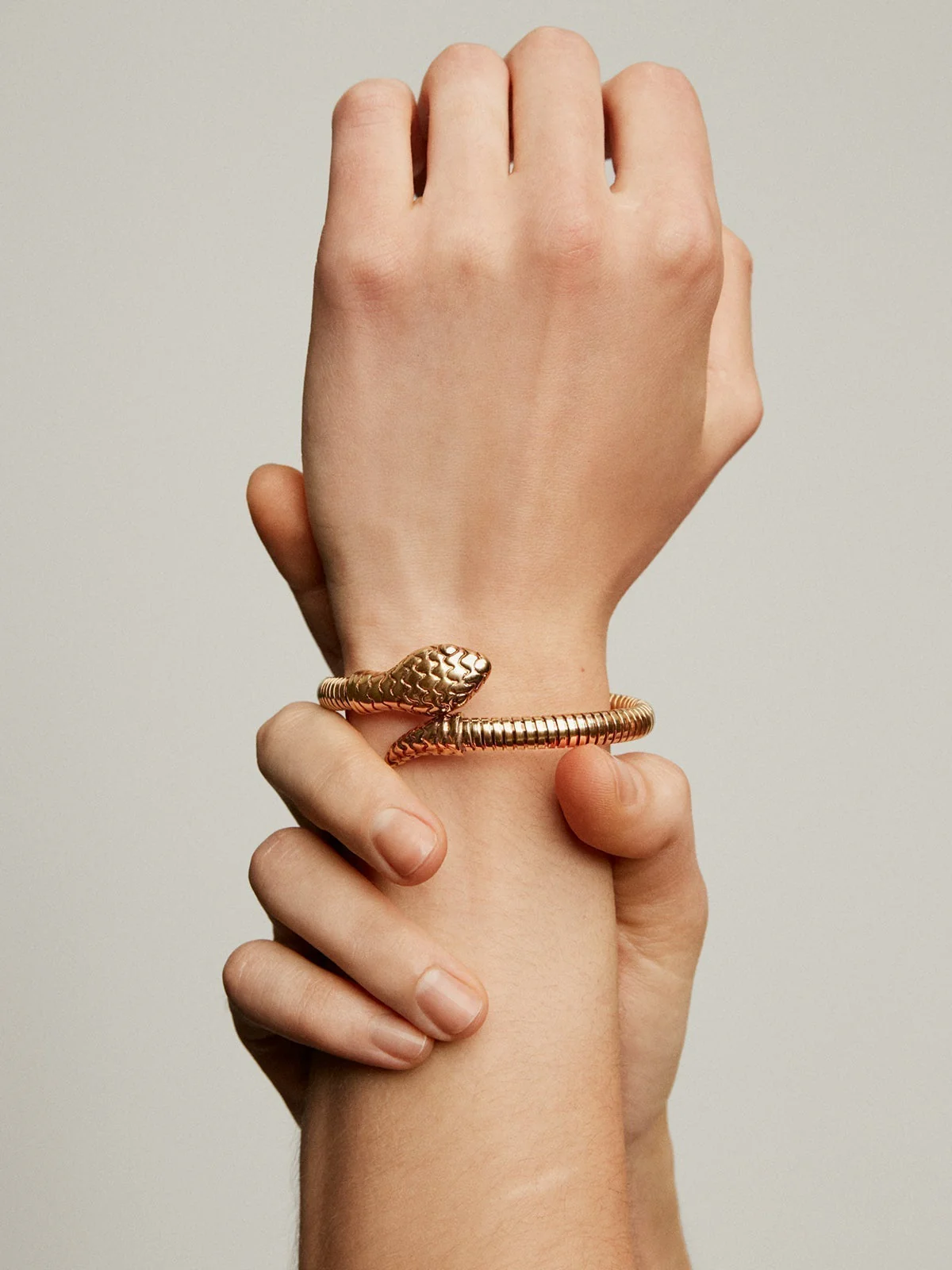 Pulsera rígida de plata 925 bañada en oro amarillo de 18K con forma de serpiente - Image 3