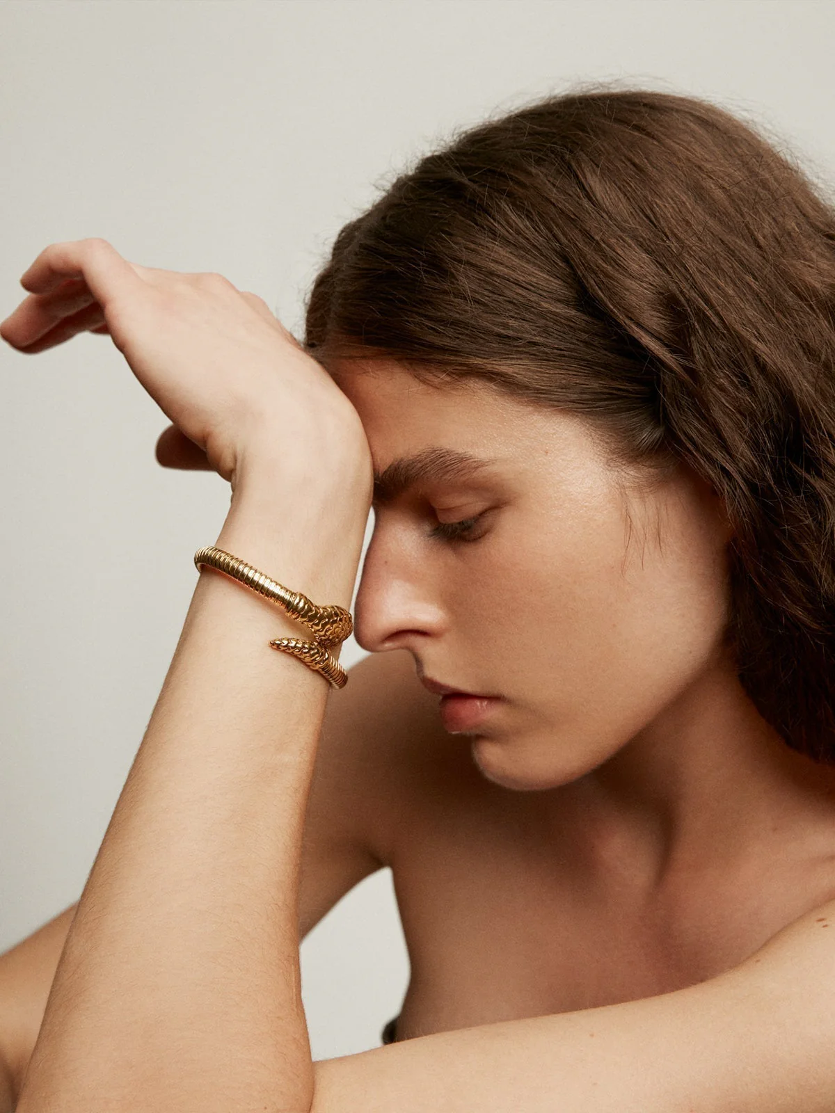 Pulsera rígida de plata 925 bañada en oro amarillo de 18K con forma de serpiente - Image 5
