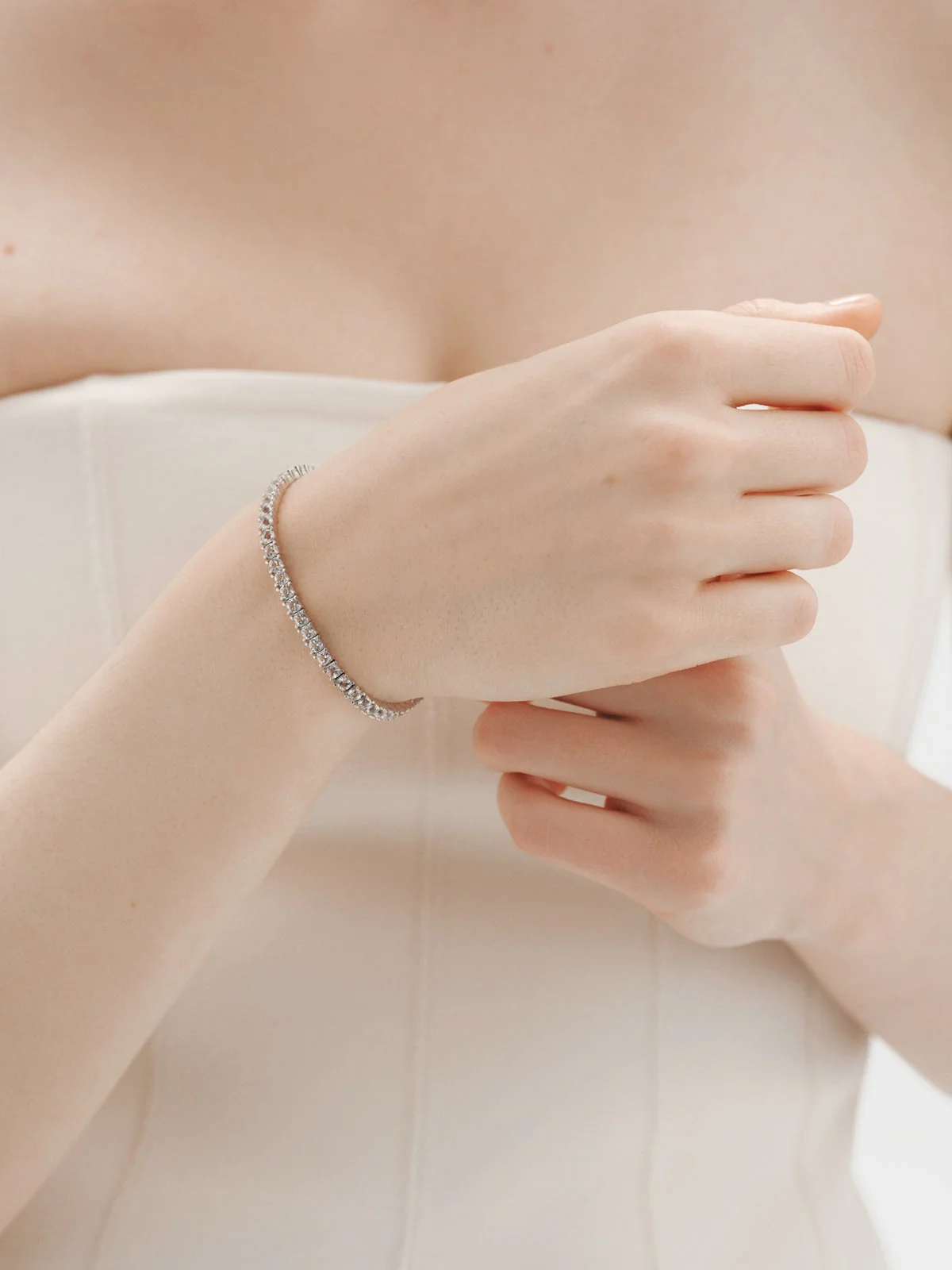 Pulsera rivière gruesa de plata 925 con topacios blancos - Image 2
